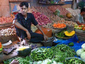 The Curious Case Of Traditional Subji Walas & Mushrooming Of Indian Start-ups